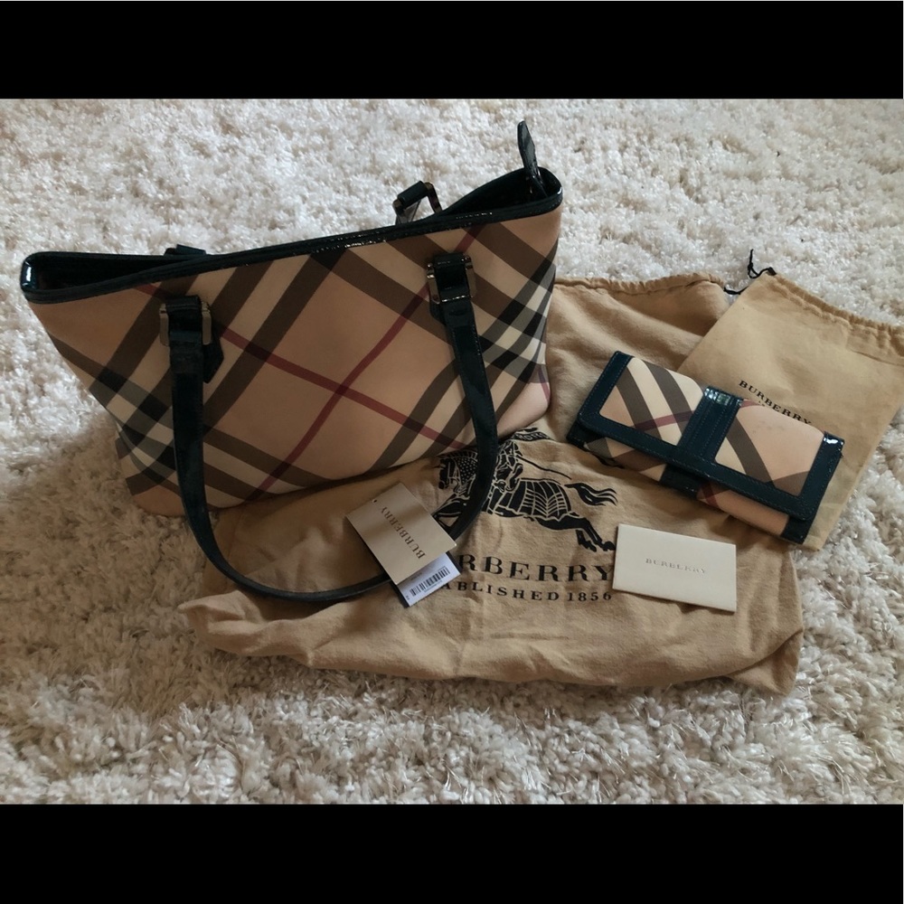 AUTHENTIC BURBERRY HANDBAG & WALLET